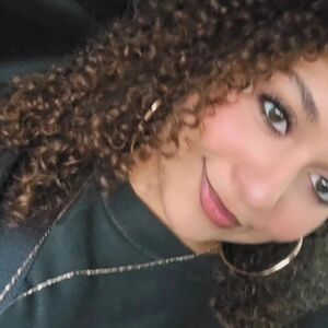 Meet your Posher, Leah